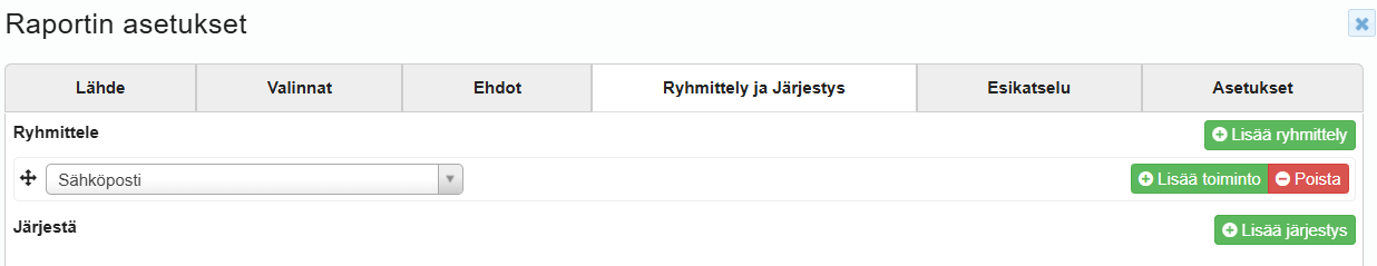 Kuvakaappaus ohjelmiston käyttöliittymästä raporttiasetuksia varten, jossa on vaihtoehtoja ryhmittelyyn ja tilaamiseen sähköpostin mukaan.
