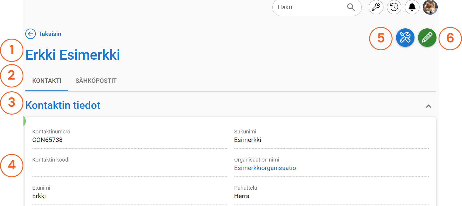 CRM-järjestelmän tietueen kortti jossa näkyy otsikko, välilehdet, tietoblokki sekä painikkeet